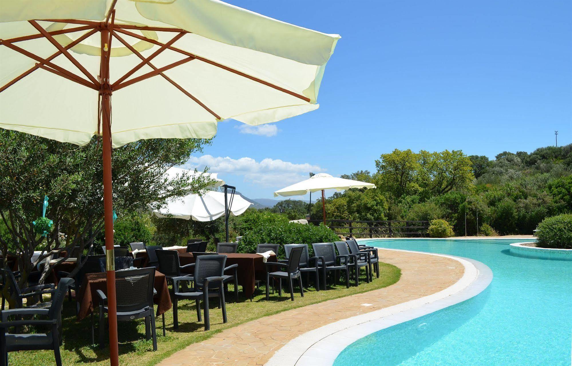 Hotel Giardino Corte Rubja Iglesias Buitenkant foto