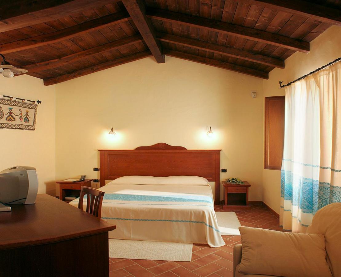 Hotel Giardino Corte Rubja Iglesias Kamer foto